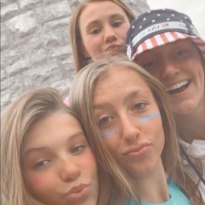 Meet your Posher, Alyssa